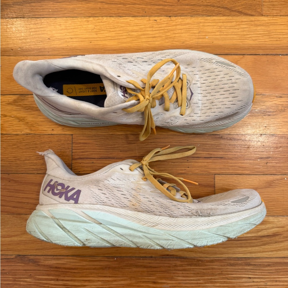 Hoka Women's Clifton 8 size 9B